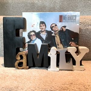 BRAND NEW “Family” frame from Melannco. 10 1/4” across; 7” tall. Unique!
